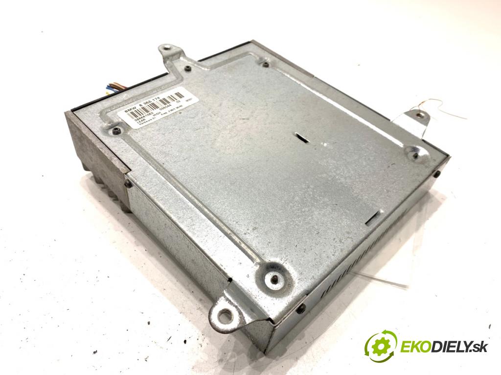 BMW E39 sedan 2001 125 kW 520 i 2171 zesilovač 8362174 (Zesilovač)