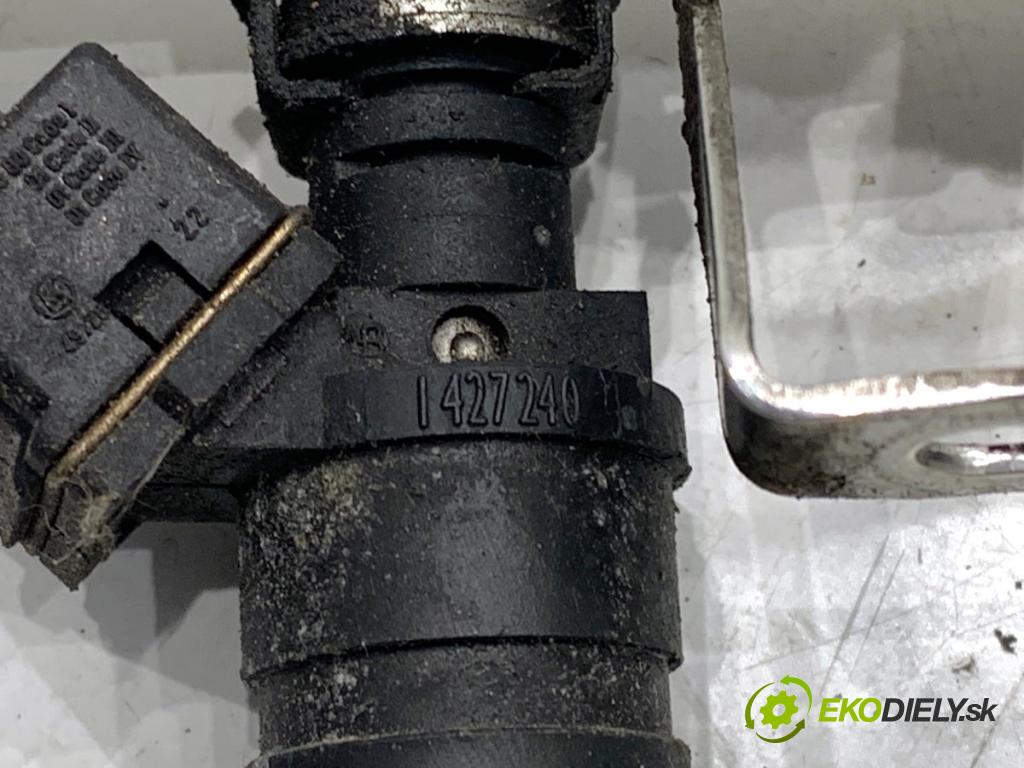 BMW E39 sedan 2001 125 kW 520 i 2171 Lišta vstrekovacia 1427240 (Vstrekovacia lišta)