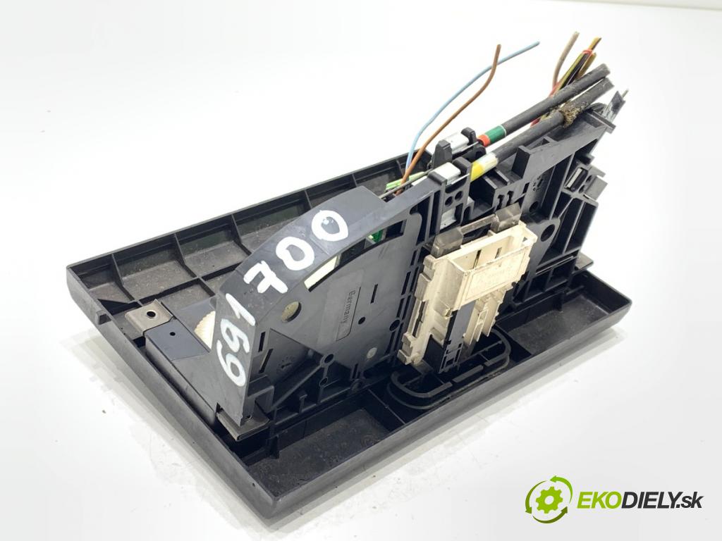 CITROEN JUMPER I Autobus 2000 63 kW 2.5 D 2446 Panel ovládania kúrenia 7D1819045B (Prepínacie páčky pod volantom)