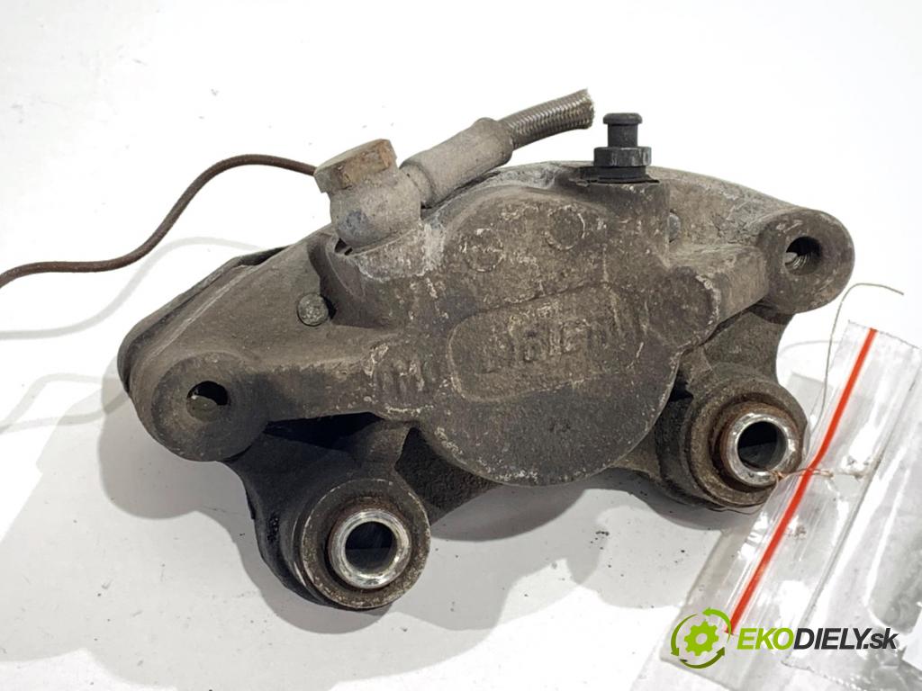 LIGIER XTOO liftback 2006 4 kW 0.5 505 Brzdič strmeň pravy predný