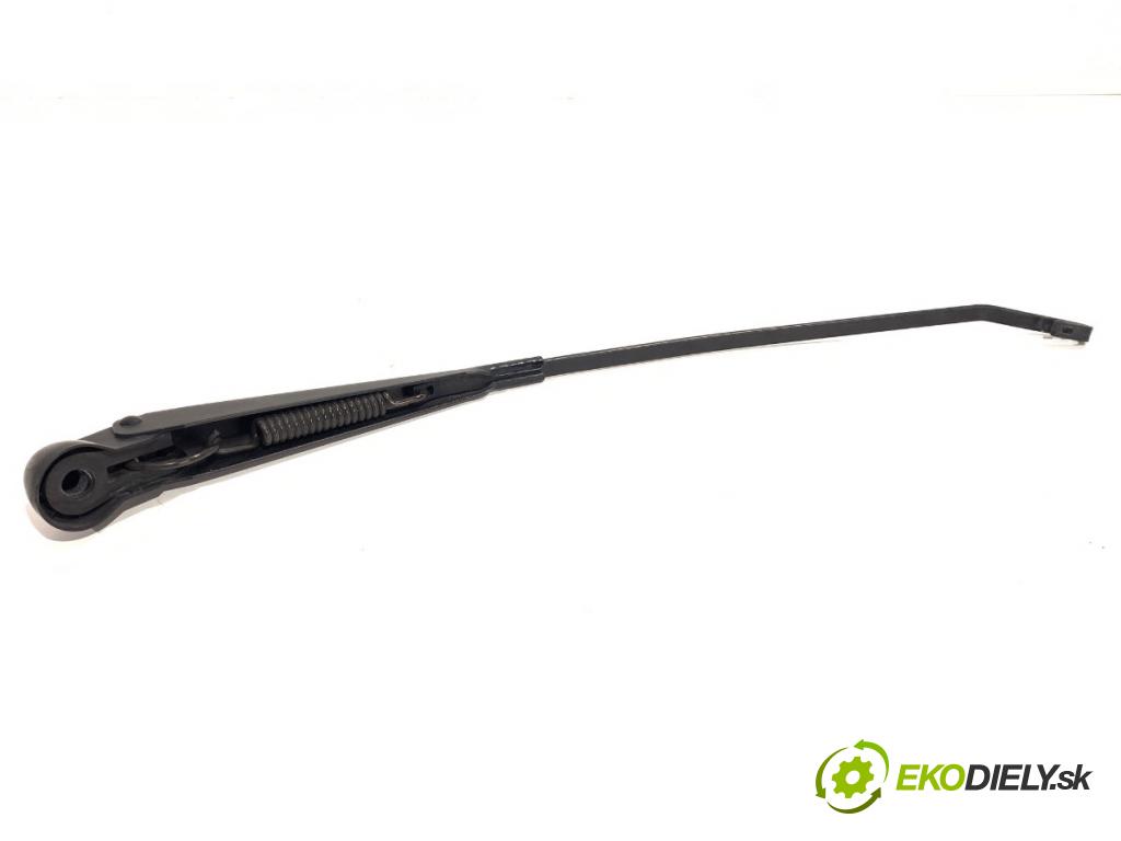 LIGIER XTOO liftback 2006 4 kW 0.5 505 ramena stěrače přední část