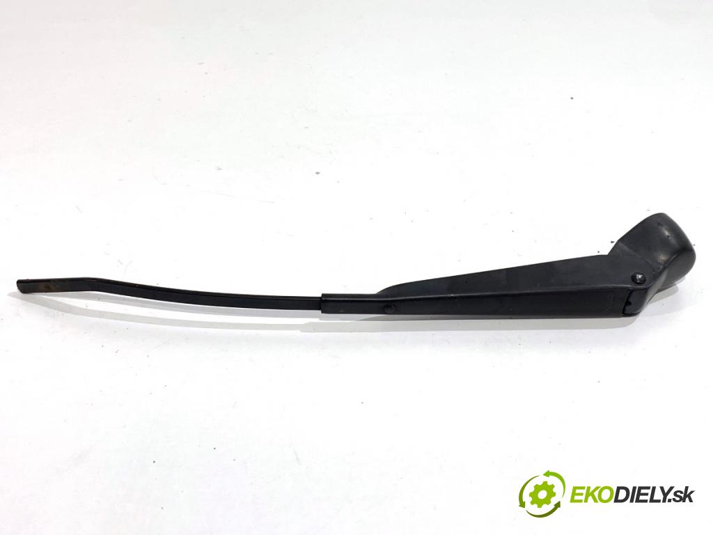 LIGIER XTOO liftback 2006 4 kW 0.5 505 ramena stěrače zadní část 