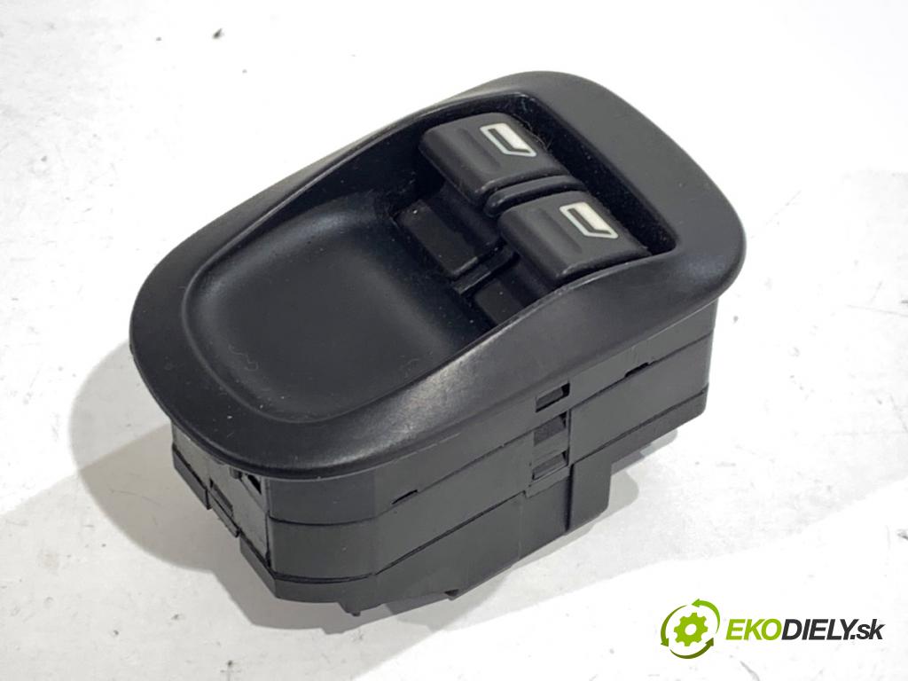 LIGIER XTOO liftback 2006 4 kW 0.5 505 Prepínač okien  (Prepínacie páčky pod volantom)