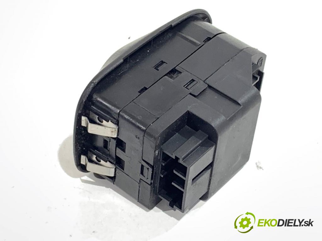 LIGIER XTOO liftback 2006 4 kW 0.5 505 Prepínač okien  (Prepínacie páčky pod volantom)