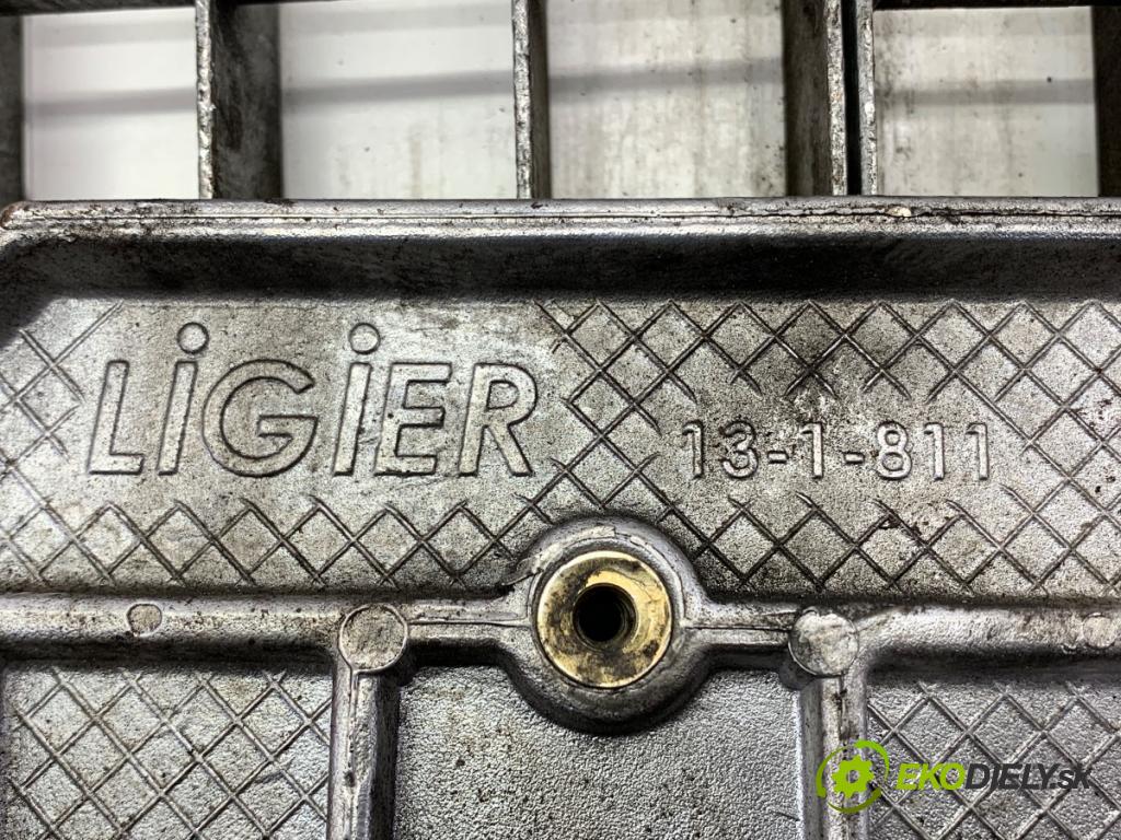 LIGIER XTOO liftback 2006 4 kW 0.5 505 Držiak Motor ľavá strana  (Držiak motora)