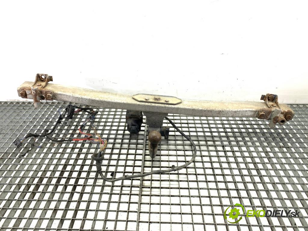 BMW E39 sedan 2001 125 kW 520 i 2171 Hák tažné zařízení  (Tažné zařízení)