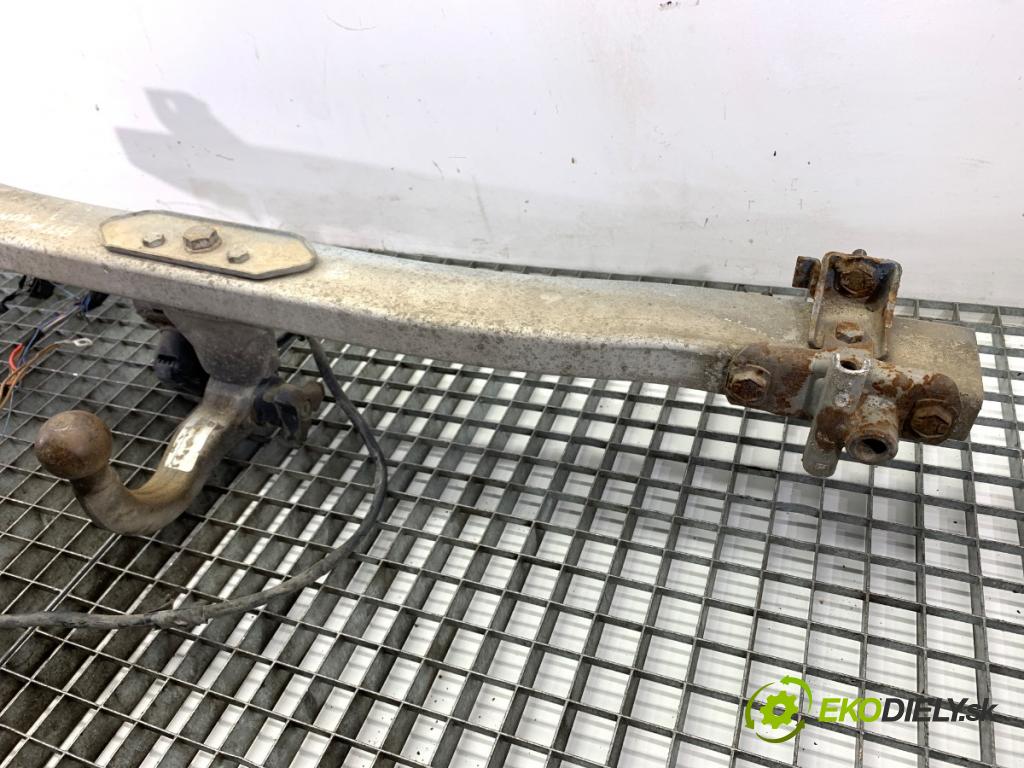 BMW E39 sedan 2001 125 kW 520 i 2171 Hák tažné zařízení  (Tažné zařízení)