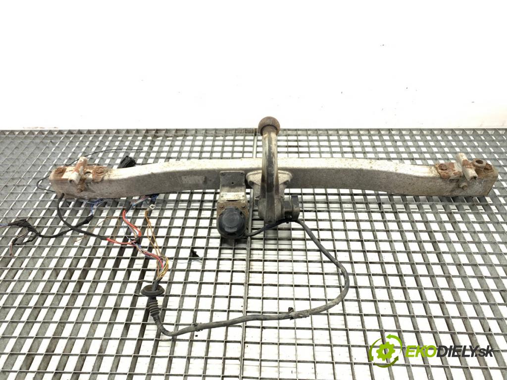 BMW E39 sedan 2001 125 kW 520 i 2171 Hák tažné zařízení  (Tažné zařízení)