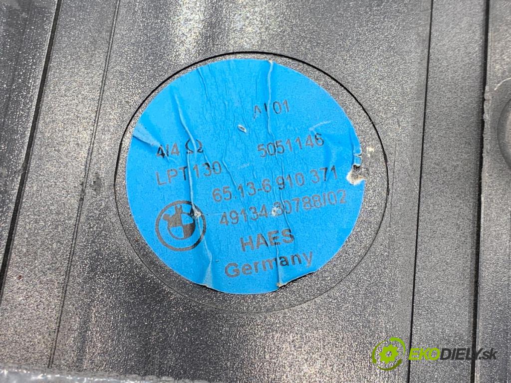 BMW E39 sedan 2001 125 kW 520 i 2171 subwoofer 6910371 (Audio zariadenie)