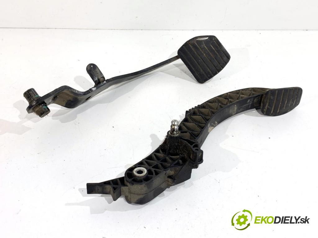 RENAULT KANGOO II nadwozie wielkoprzestrzenne (MPV) 2016 55 kW 1.5 dCi 75 (KW07, KW10, KW04) 1461 PEDÁL: manuálne 465037304R (Potenciometer plynového pedálu)