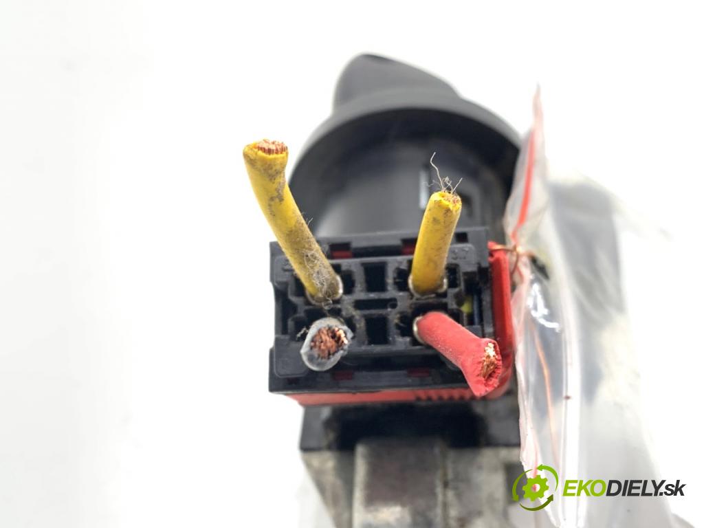 RENAULT KANGOO II nadwozie wielkoprzestrzenne (MPV) 2016 55 kW 1.5 dCi 75 (KW07, KW10, KW04) 1461 spinačka  (Spínacia skrinka)