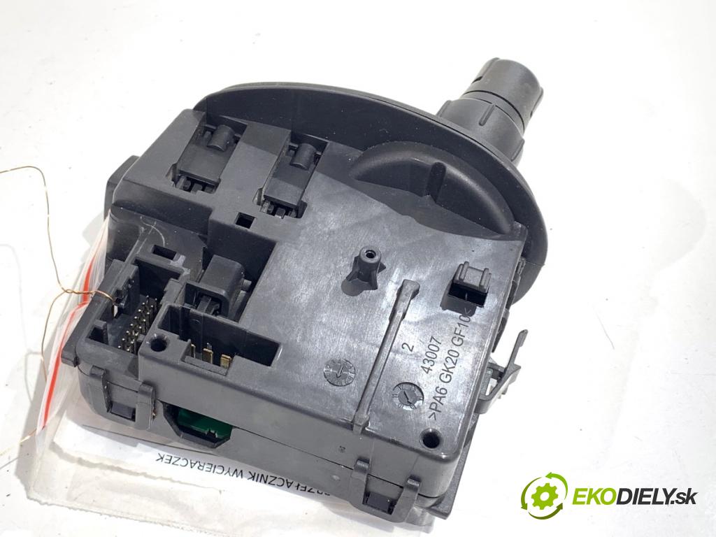 RENAULT KANGOO II nadwozie wielkoprzestrzenne (MPV) 2016 55 kW 1.5 dCi 75 (KW07, KW10, KW04) 1461 Prepínač stieračov 28474729 (Prepínacie páčky pod volantom)