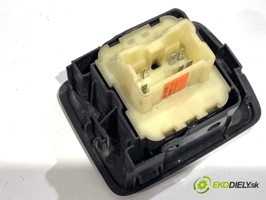 RENAULT KANGOO II nadwozie wielkoprzestrzenne (MPV) 2016 55 kW 1.5 dCi 75 (KW07, KW10, KW04) 1461 Prepínač okien 254117873R (Prepínacie páčky pod volantom)