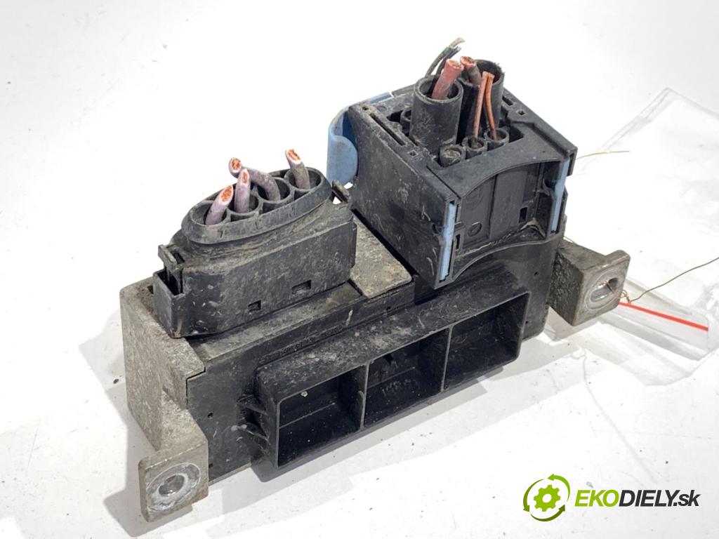 RENAULT KANGOO II nadwozie wielkoprzestrzenne (MPV) 2016 55 kW 1.5 dCi 75 (KW07, KW10, KW04) 1461 relé sviečok žhavenia 271206395R (Relé)