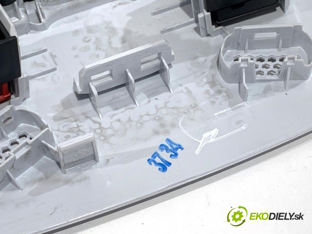 PEUGEOT 508 SW II Kombi 2019 96 kW 1.5 BlueHDi 130 1499 Svetlo stropné 9814757480