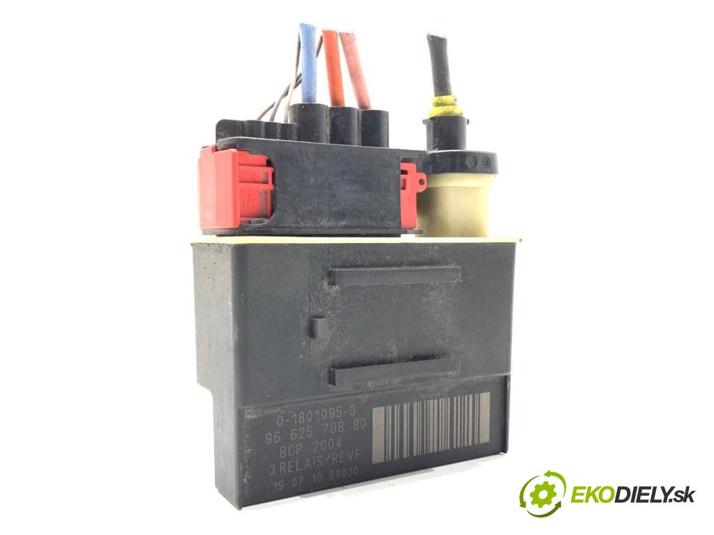 PEUGEOT 508 SW II Kombi 2019 96 kW 1.5 BlueHDi 130 1499 relé sviečok žhavenia 9662570880 (Relé)