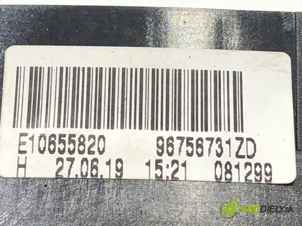 PEUGEOT 508 SW II Kombi 2019 96 kW 1.5 BlueHDi 130 1499 Prepínač kombinovaný 98312608ZD (Prepínacie páčky pod volantom)