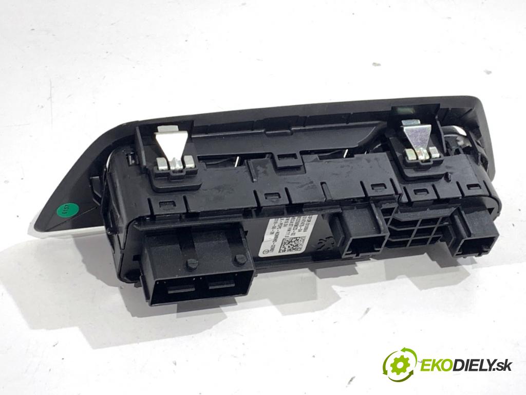 PEUGEOT 508 SW II Kombi 2019 96 kW 1.5 BlueHDi 130 1499 Prepínač okien 98225958ZD (Prepínacie páčky pod volantom)