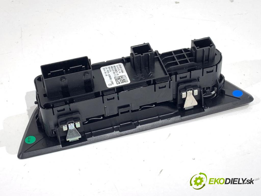 PEUGEOT 508 SW II Kombi 2019 96 kW 1.5 BlueHDi 130 1499 Prepínač okien 98225958ZD (Prepínacie páčky pod volantom)