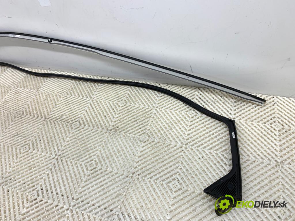 PEUGEOT 508 SW II Kombi 2019 96 kW 1.5 BlueHDi 130 1499 lišta střešní pravá 98189357VV