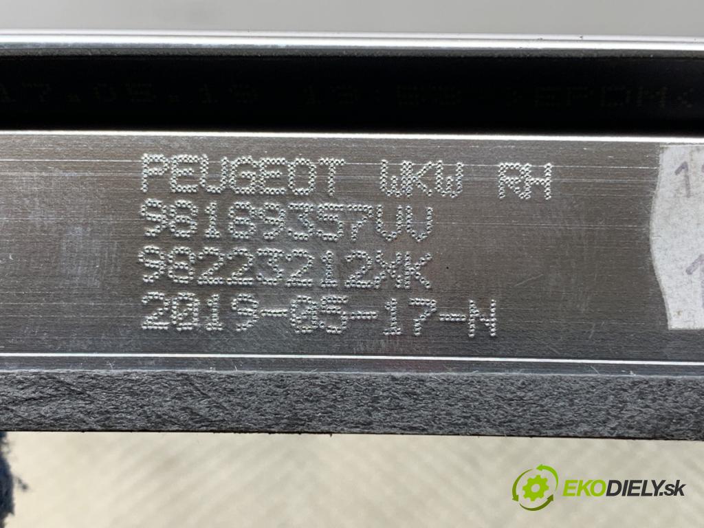 PEUGEOT 508 SW II Kombi 2019 96 kW 1.5 BlueHDi 130 1499 lišta střešní pravá 98189357VV