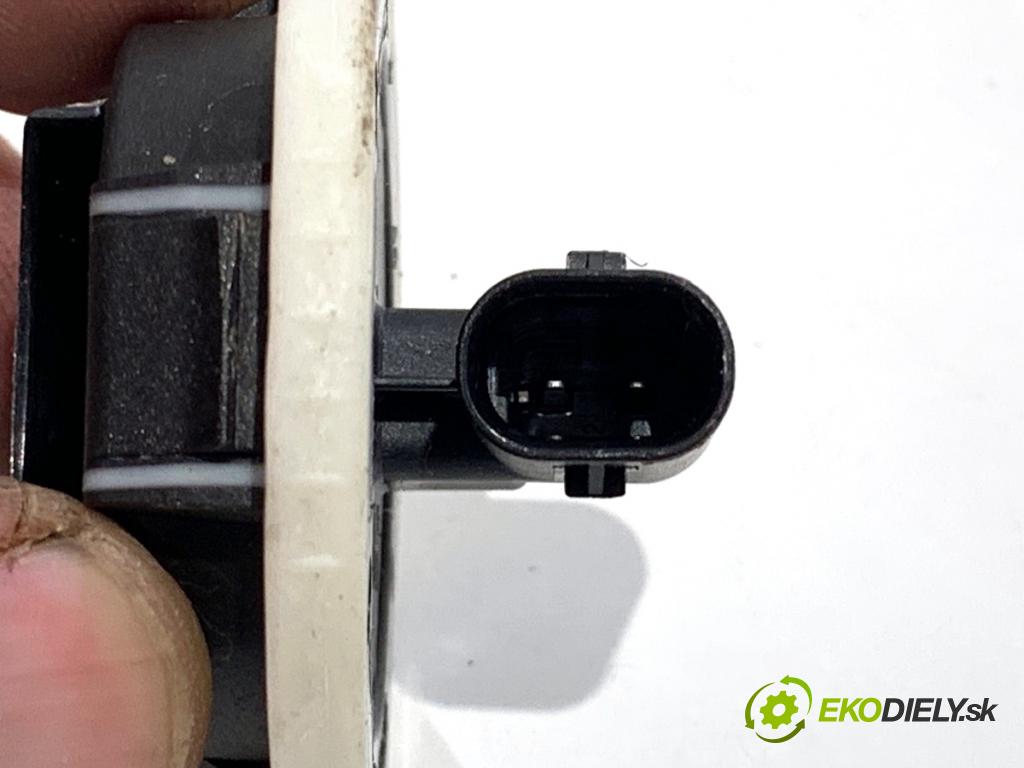 PEUGEOT 508 SW II Kombi 2019 96 kW 1.5 BlueHDi 130 1499 Snímač nárazu 9810268080 (Snímač nárazu)