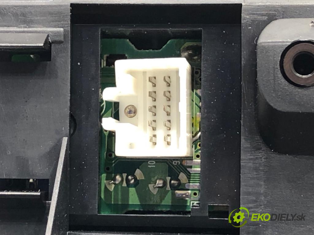 MAZDA 6 GY Kombi 2007 108 kW 2.0 (GYEW) 1999 Dislpej CA-DM4592AK (Prístrojová doska)