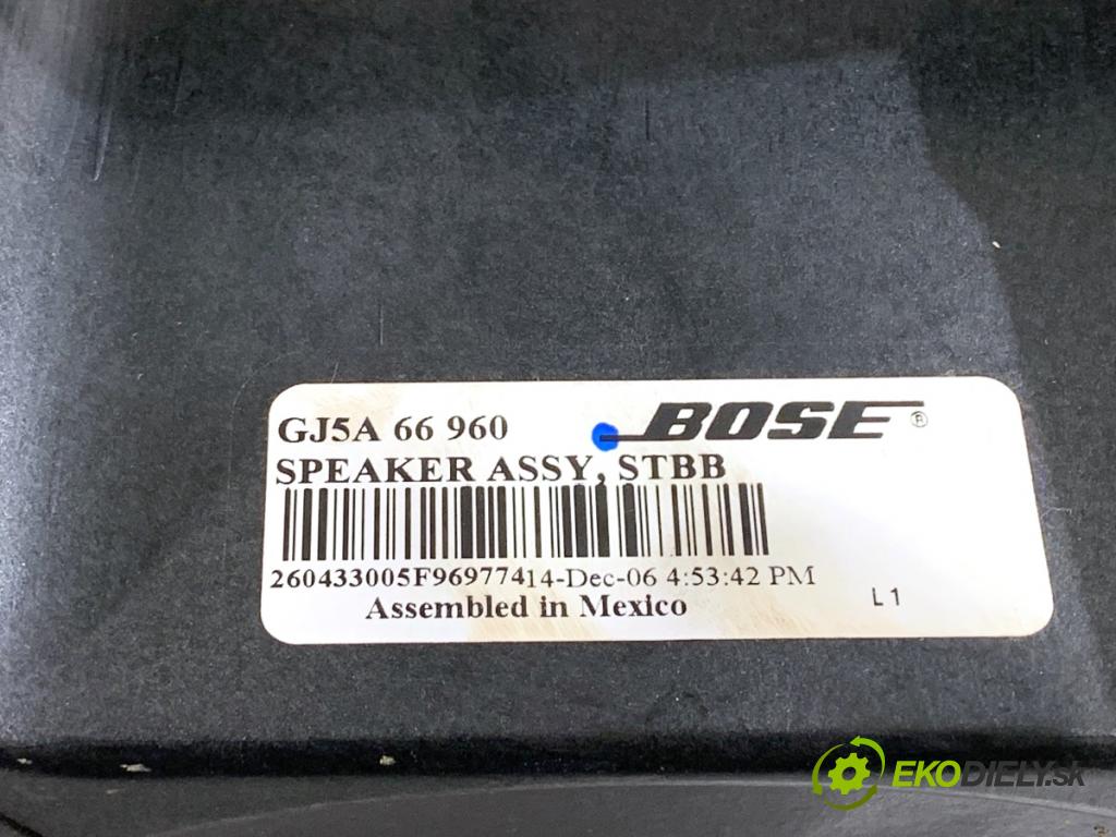 MAZDA 6 GY Kombi 2007 108 kW 2.0 (GYEW) 1999 subwoofer GJ5A66960 (Audio zariadenie)