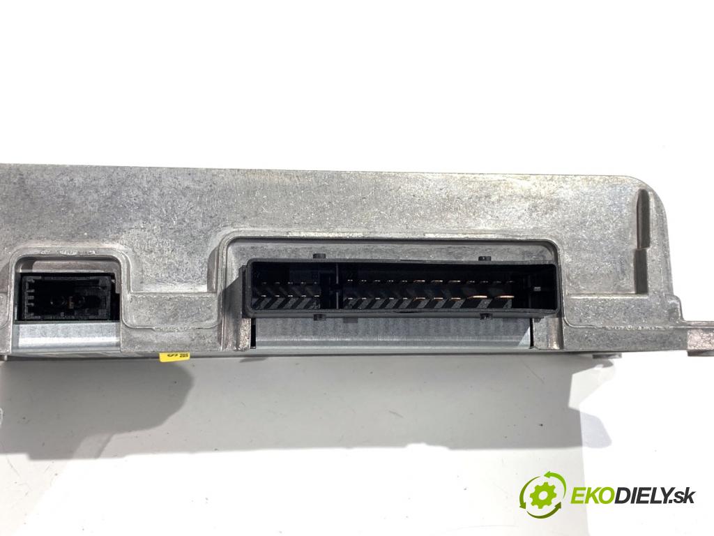 AUDI A4 B8 Kombi 2009 105 kW 2.0 TDI 1968 Zosilňovač 8T0035223AD (Zosilňovač)