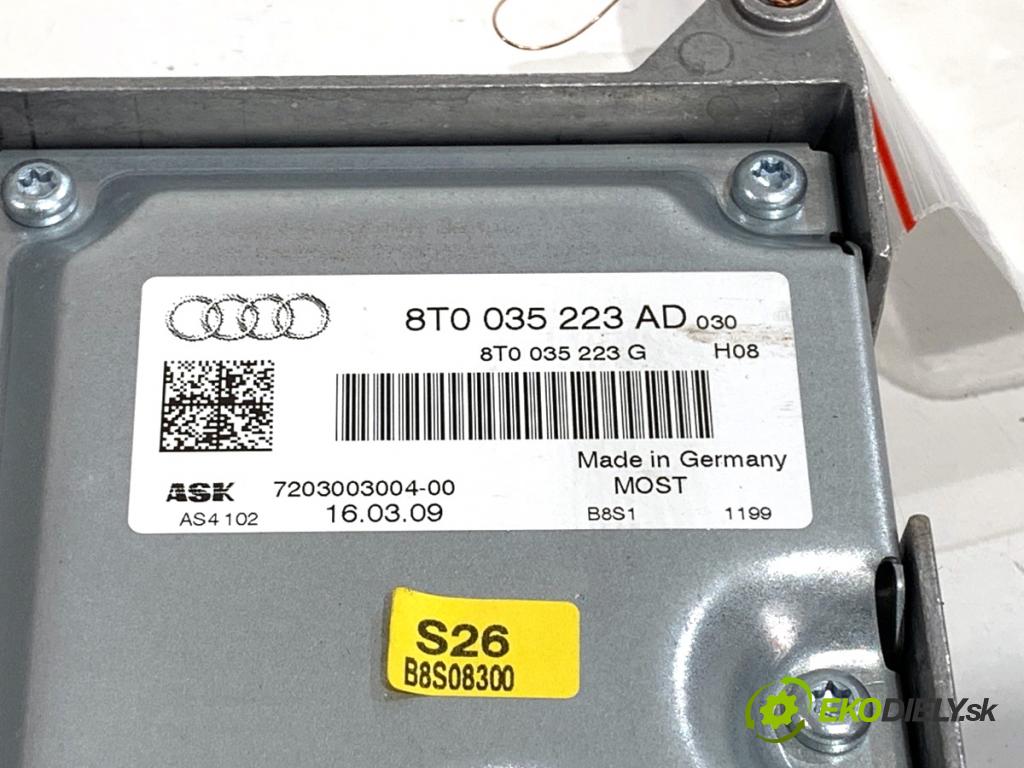 AUDI A4 B8 Kombi 2009 105 kW 2.0 TDI 1968 Zosilňovač 8T0035223AD (Zosilňovač)