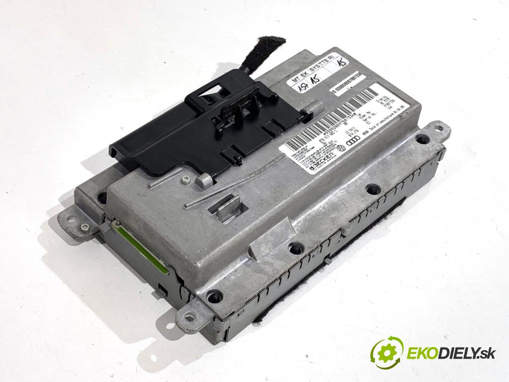 AUDI A4 B8 Kombi 2009 105 kW 2.0 TDI 1968 Dislpej 8T0919603C (Prístrojová doska)