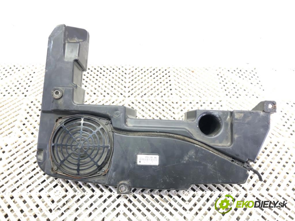AUDI A4 B8 Kombi 2009 105 kW 2.0 TDI 1968 subwoofer 8T8035382 (Audio zariadenie)