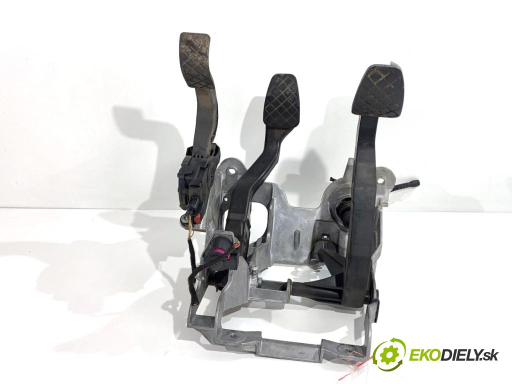 AUDI A4 B8 Kombi 2009 105 kW 2.0 TDI 1968 PEDÁL: manuálne 8K1721117 (Potenciometer plynového pedálu)