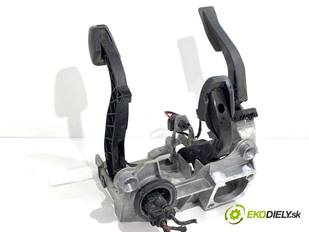 AUDI A4 B8 Kombi 2009 105 kW 2.0 TDI 1968 PEDÁL: manuálne 8K1721117 (Potenciometer plynového pedálu)