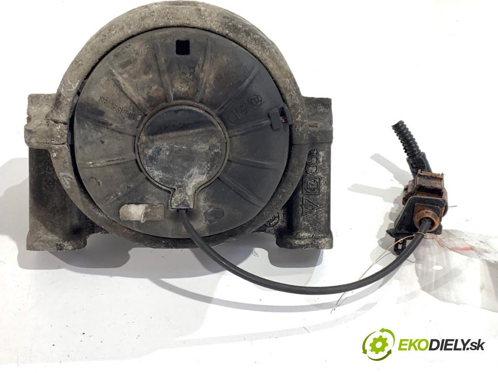 AUDI A4 B8 Kombi 2009 105 kW 2.0 TDI 1968 AirBag motora levý 8R0199381
