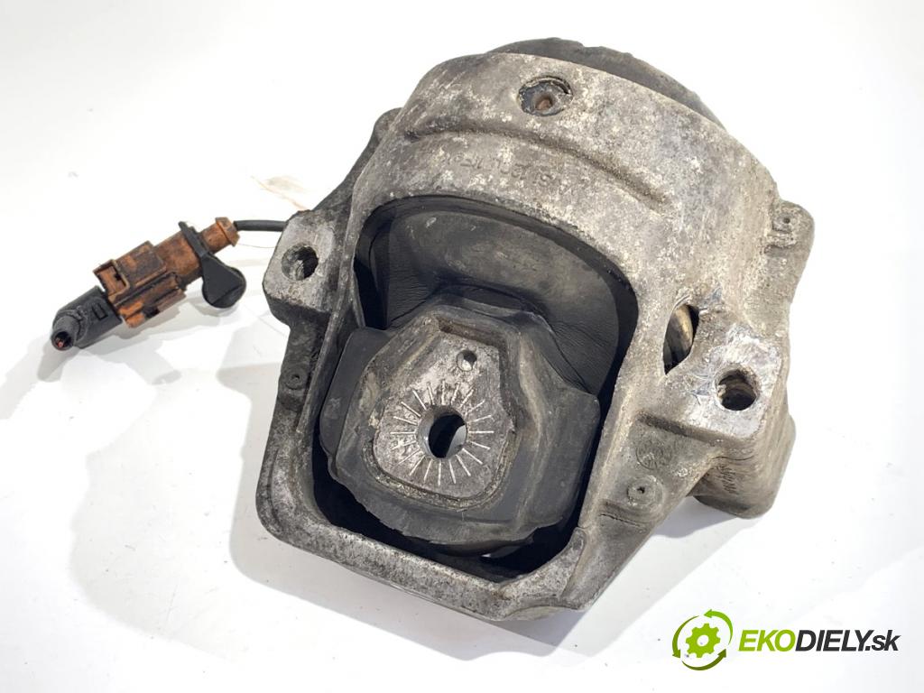 AUDI A4 B8 Kombi 2009 105 kW 2.0 TDI 1968 AirBag motora levý 8R0199381