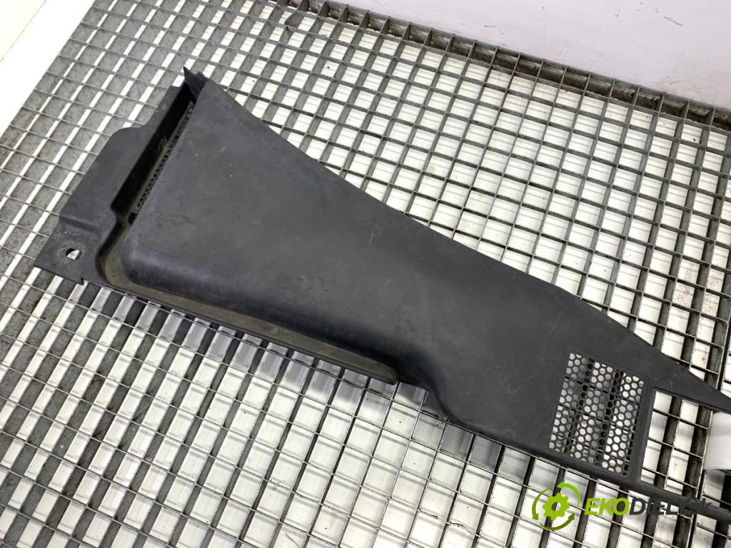 AUDI A4 B8 Kombi 2009 105 kW 2.0 TDI 1968 Torpédo, plast pod čelné okno 8K1819447 (Torpédo (plast pod čelným sklom))