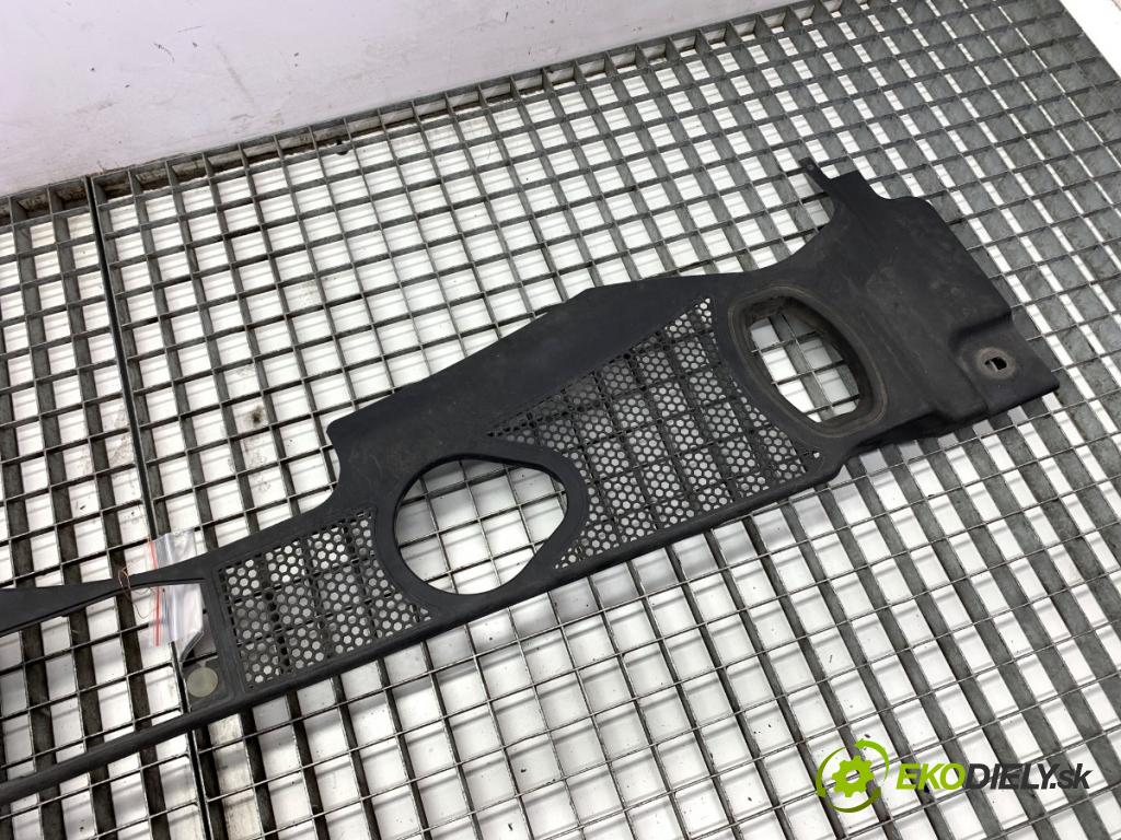 AUDI A4 B8 Kombi 2009 105 kW 2.0 TDI 1968 Torpédo, plast pod čelné okno 8K1819447 (Torpédo (plast pod čelným sklom))