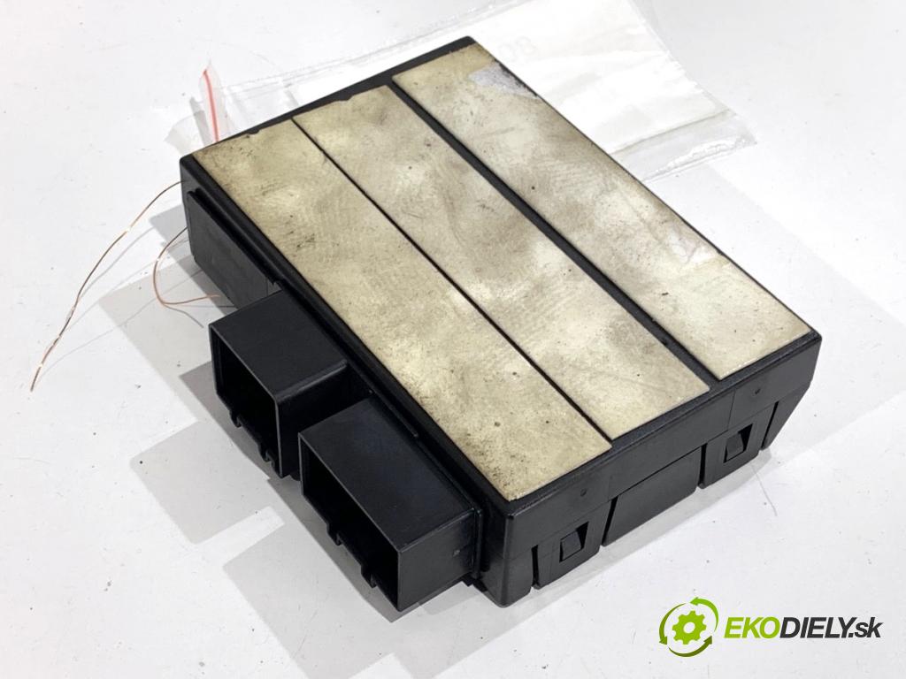 AUDI A4 B8 Kombi 2009 105 kW 2.0 TDI 1968 Modul ťažného oka 8K0907383B (Riadiaca jednotka ostatné)