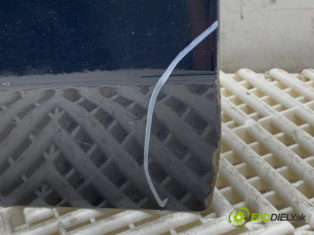 AUDI A4 B8 Kombi 2009 105 kW 2.0 TDI 1968 dveře pravý přední část