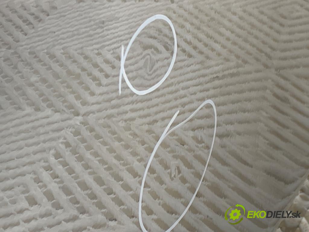 AUDI A4 B8 Kombi 2009 105 kW 2.0 TDI 1968 dveře pravý přední část