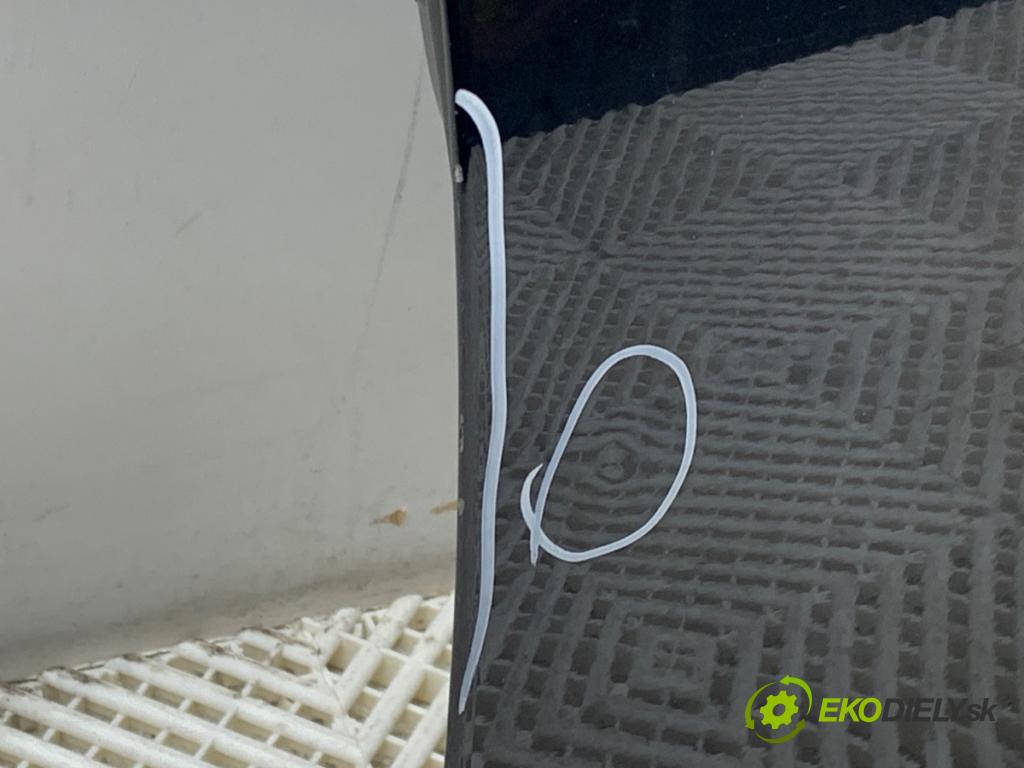 AUDI A4 B8 Kombi 2009 105 kW 2.0 TDI 1968 dveře pravý přední část