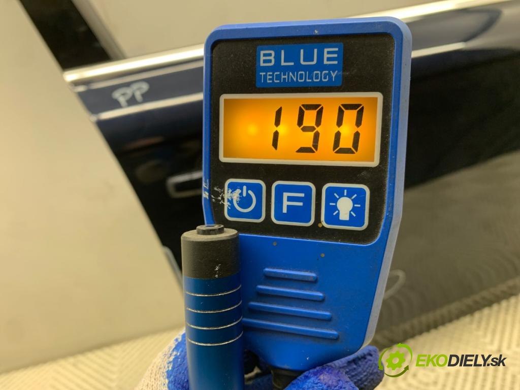 AUDI A4 B8 Kombi 2009 105 kW 2.0 TDI 1968 dveře pravý přední část