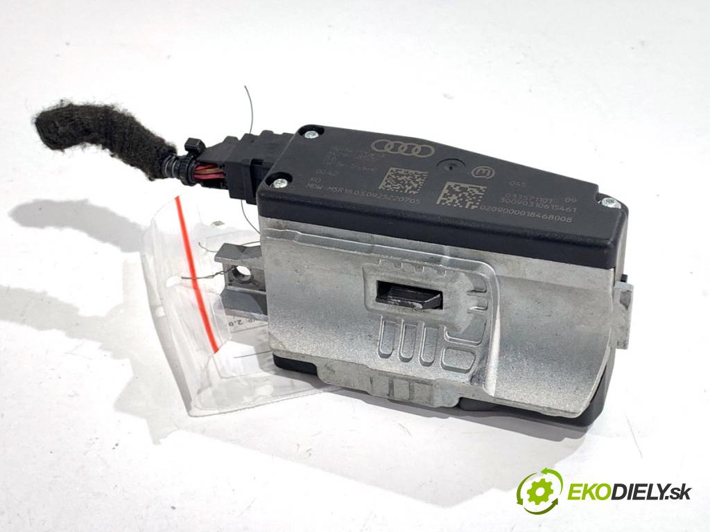 AUDI A4 B8 Kombi 2009 105 kW 2.0 TDI 1968 blokáda volantu 8K0905852D (Řízení ostatní)