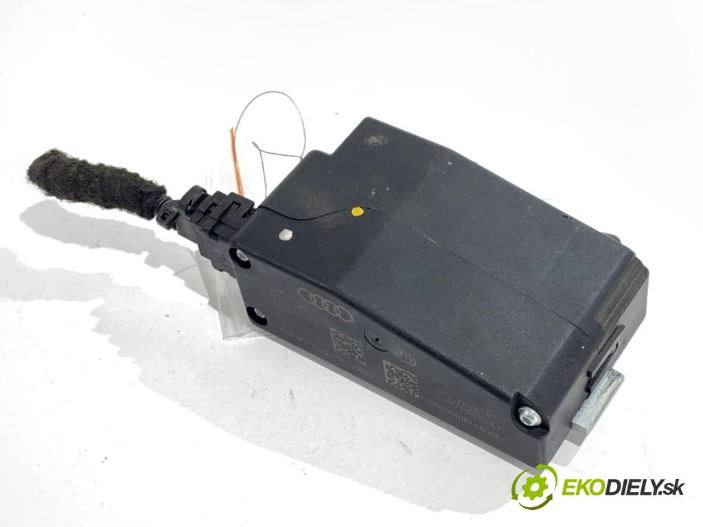 AUDI A4 B8 Kombi 2009 105 kW 2.0 TDI 1968 blokáda volantu 8K0905852D (Řízení ostatní)