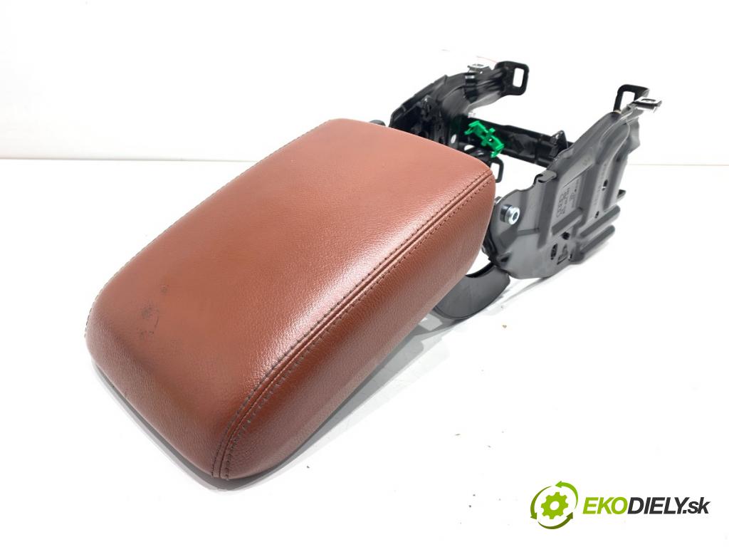 AUDI A4 B8 Kombi 2009 105 kW 2.0 TDI 1968 loketní opěrka 8K0864283 (Loketní opěrka)