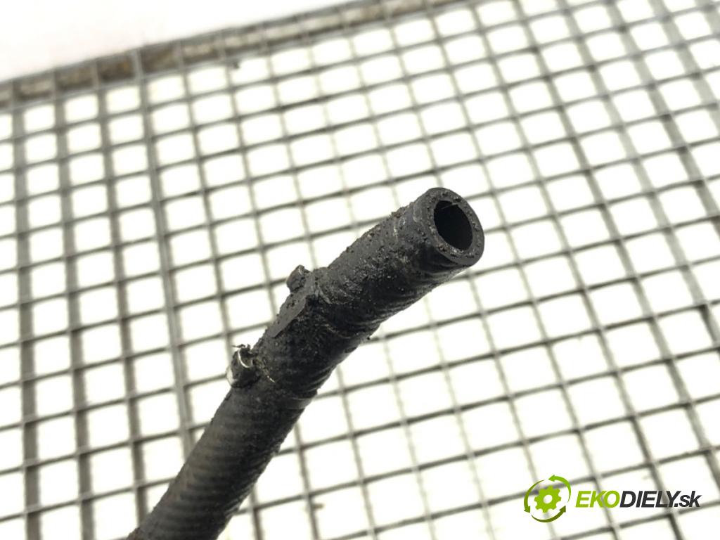 AUDI A4 B8 Kombi 2009 105 kW 2.0 TDI 1968 hadice servočerpadlo 8K1422891AJ (Trubka servo čerpadla)