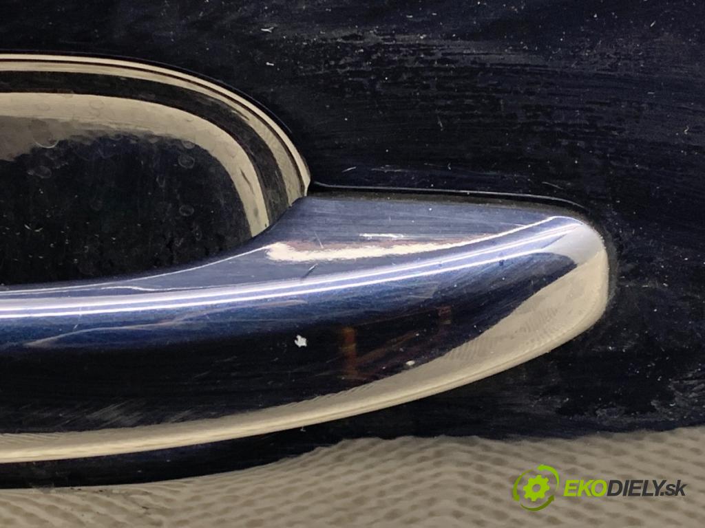 AUDI A4 B8 Kombi 2009 105 kW 2.0 TDI 1968 dveře pravý zadní část