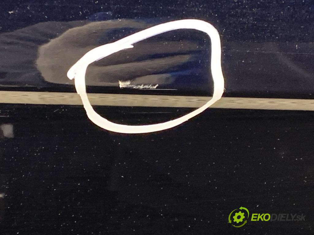 AUDI A4 B8 Kombi 2009 105 kW 2.0 TDI 1968 dveře pravý zadní část