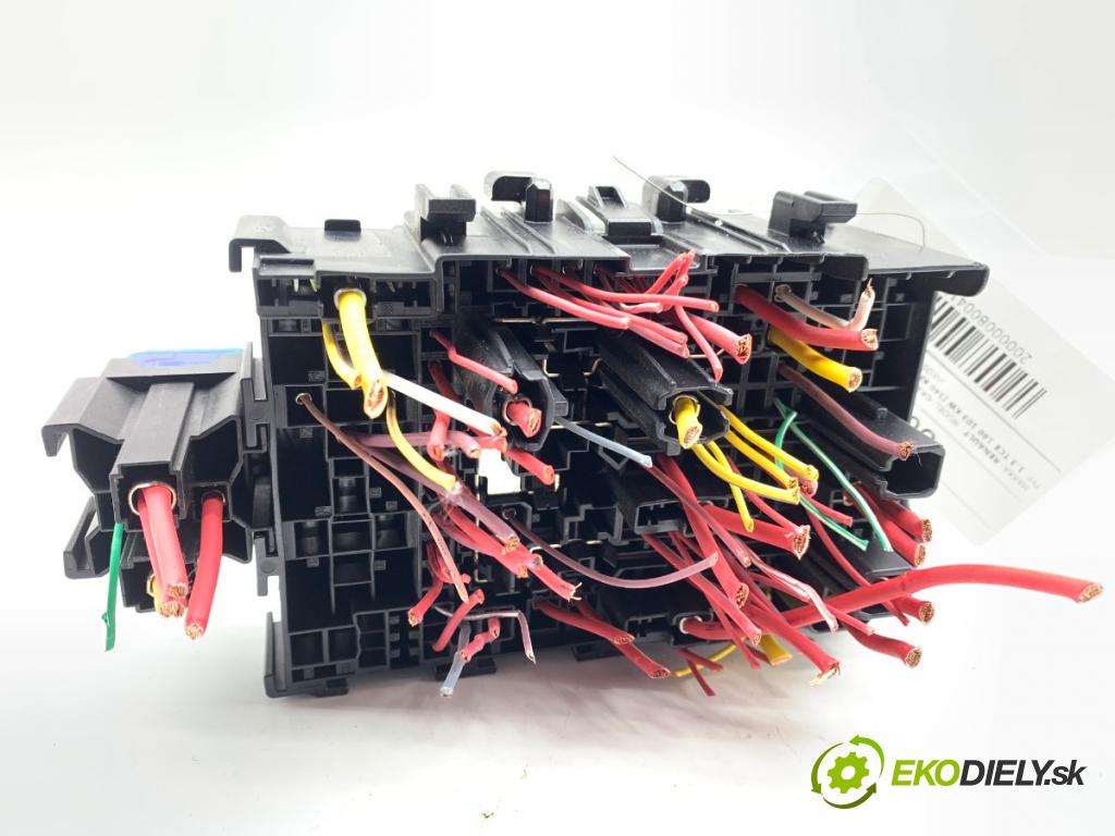 RENAULT GRAND SCENIC IV nadwozie wielkoprzestrzenne (MPV) 2018 103 kW 1.3 TCe 140 1332 Skrinka poistková 243800453R (Poistková skrinka)